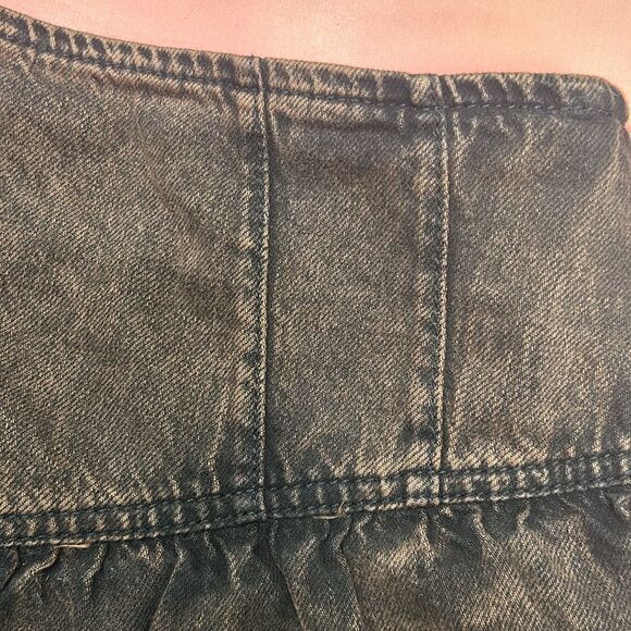 Retro stunning AllSaints mini peplum denim skirt in a washed magenta - Picture 6 of 8